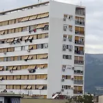 11 Daire Split