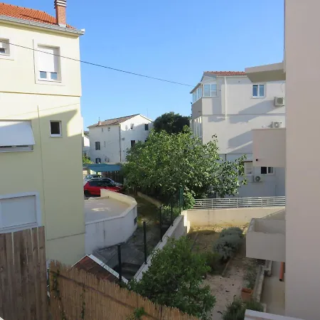 11 아파트 스플리트