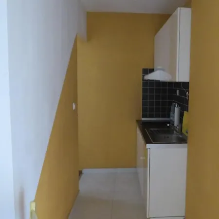 11 아파트 스플리트