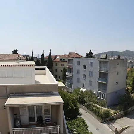 11 아파트 스플리트